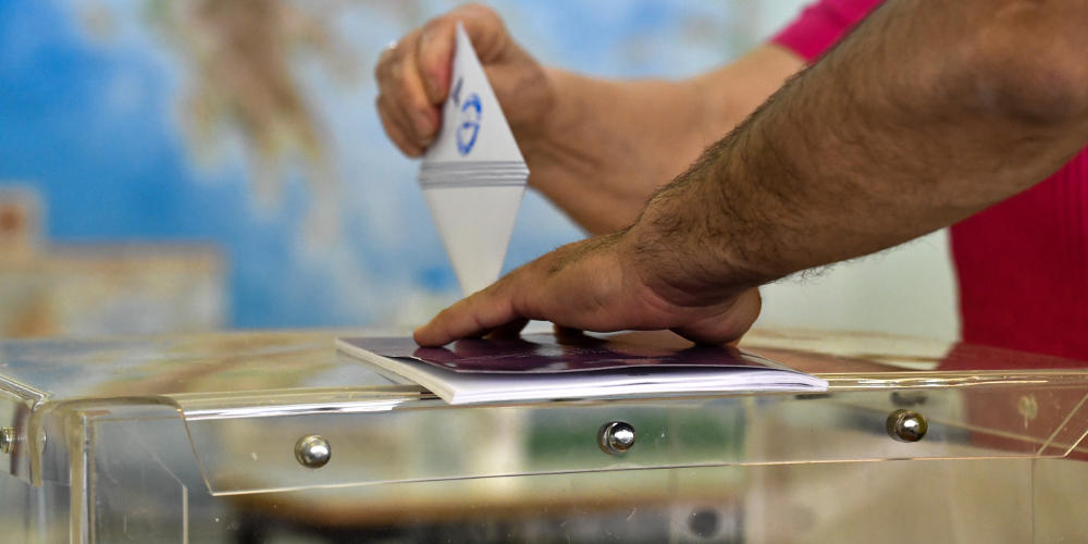 Ψήφος αποδήμων: Ο ΣΥΡΙΖΑ «άδειασε» την Τζάκρη με ...την υπογραφή της - ΠΟΛΙΤΙΚΗ