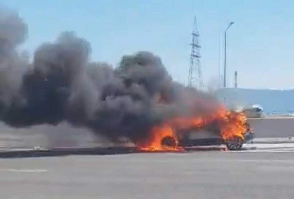 Αυτοκίνητο κάηκε στην Εθνική οδό Αθηνών – Κορίνθου - ΚΟΡΙΝΘΙΑ