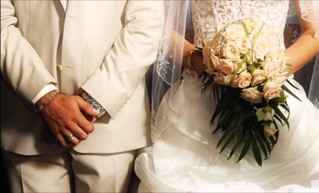 Viral έγινε η νύφη που εισέβαλε σε πολυκατάστημα και απαίτησε από τον σύντροφό της να την παντρευτεί «εδώ και τώρα» [βίντεο] - Χωρίς κατηγορία