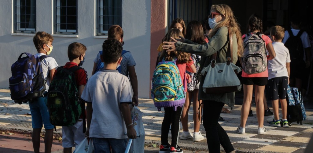 Ζάκυνθος: Μητέρα καταγγέλλει ότι το παιδί της λιποθύμησε στο σχολείο επειδή φορούσε μάσκα - ΕΛΛΑΔΑ