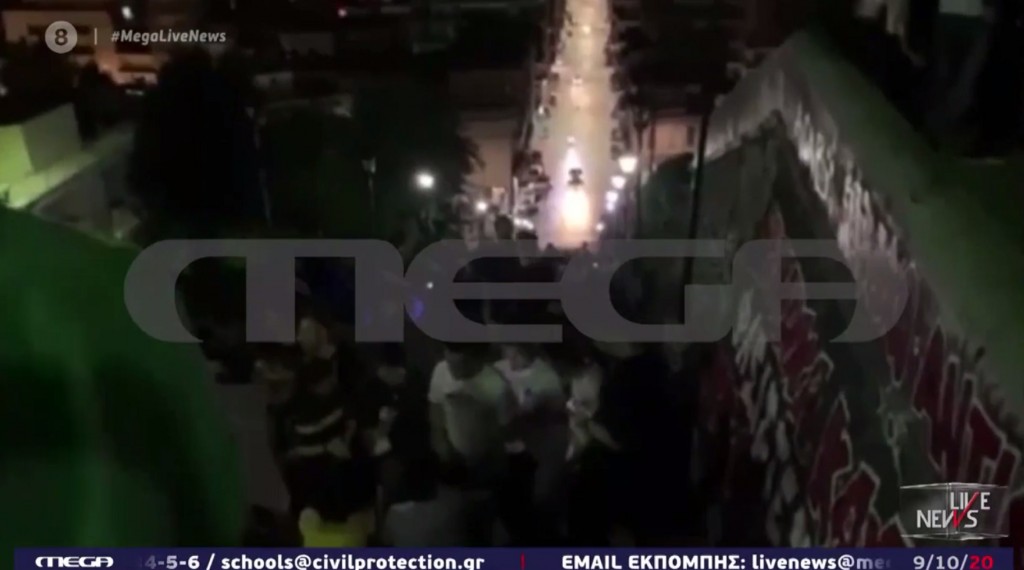 «Πάρτι» κορονοϊού στα φημισμένα 193 σκαλιά του Αγίου Νικολάου στην Πάτρα - ΠΕΛΟΠΟΝΝΗΣΟΣ