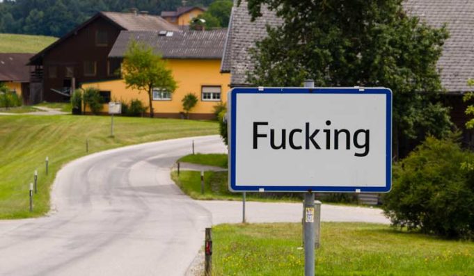 Τέλος το «Fucking» στο αυστριακό χωριό - Αλλάζει την ονομασία του σε «Fugging» - ΠΕΡΙΕΡΓΑ