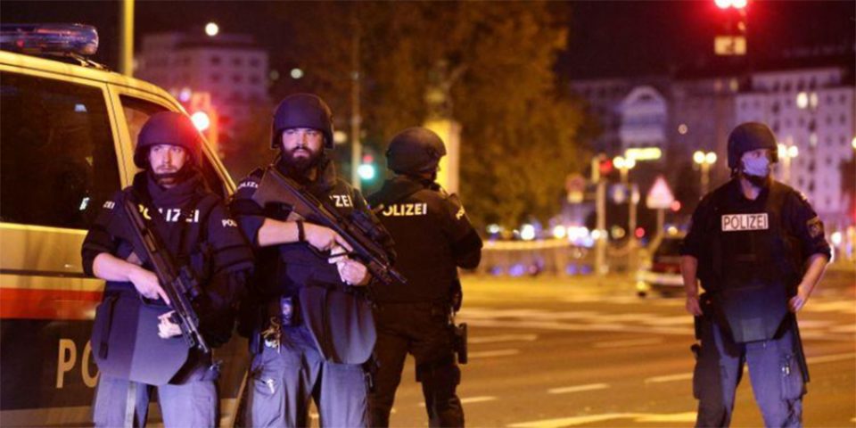 Τρομοκρατική επίθεση Βιέννη: Πληροφορίες για ανάληψη ευθύνης από ISIS - Στις 16 οι συλλήψεις - ΔΙΕΘΝΗ