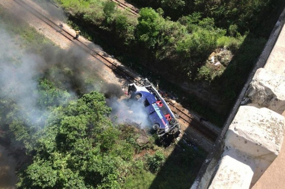 Βραζιλία: 10 νεκροί από πτώση λεωφορείου από οδογέφυρα - ΔΙΕΘΝΗ