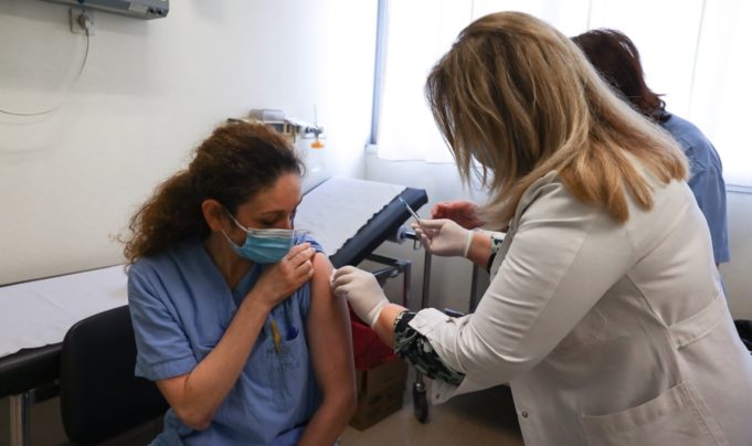 Τροπολογία του υπ. Υγείας ανοίγει την πόρτα για νέες προσλήψεις στο Εθνικό Πρόγραμμα Εμβολιασμών - ΕΛΛΑΔΑ