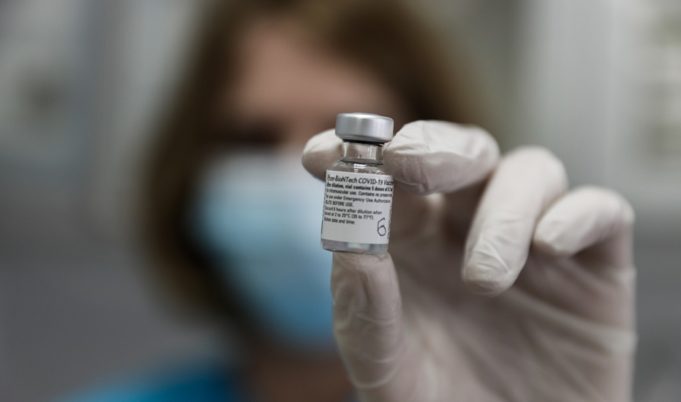 Η Γερμανία παραβίασε την ευρωπαϊκή αλληλεγγύη με τα εμβόλια και η Κομισιόν της δίνει άφεση - ΔΙΕΘΝΗ