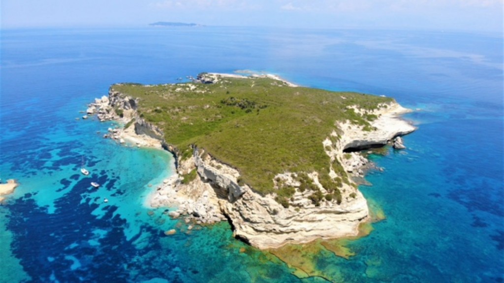 Ταξιδεύοντας σε ένα άγνωστο νησί στις εσχατιές της Ελλάδας - ΕΛΛΑΔΑ