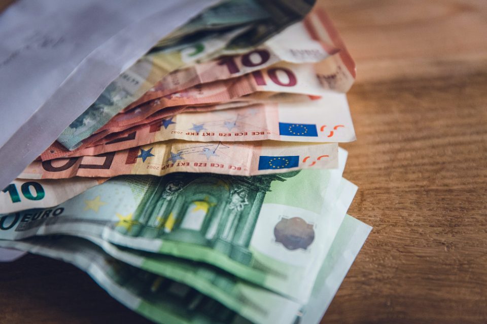 Επίδομα 400 ευρώ: Παρατείνεται η προθεσμία για τις αιτήσεις - ΟΙΚΟΝΟΜΙΑ
