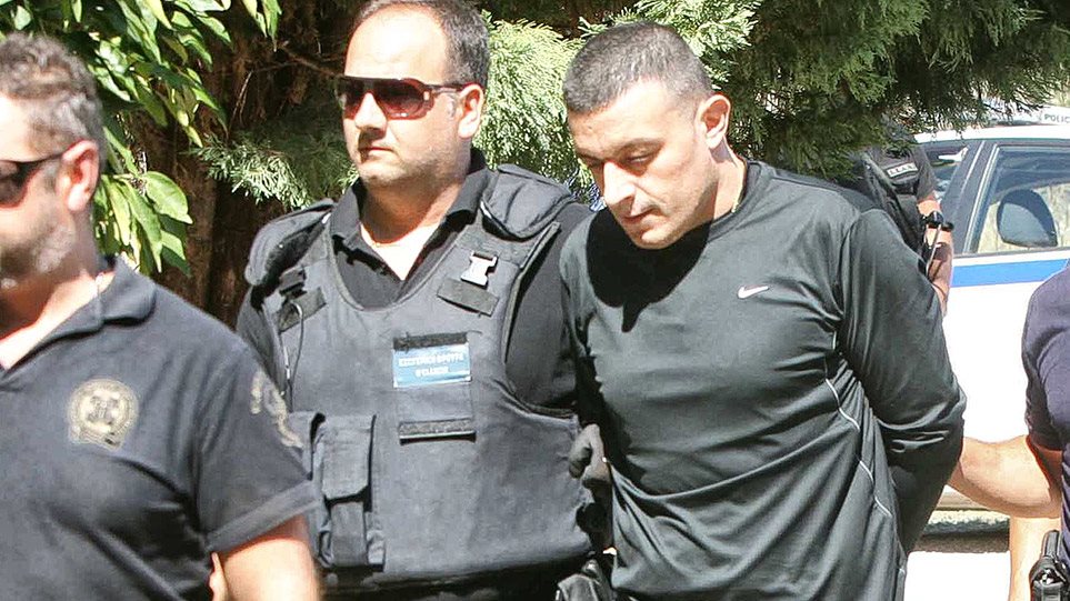 Λαμία: Συνελήφθη καταζητούμενος για ανθρωποκτονία - Συνεπιβάτης του ο Αλκέτ Ριζάι - ΕΛΛΑΔΑ