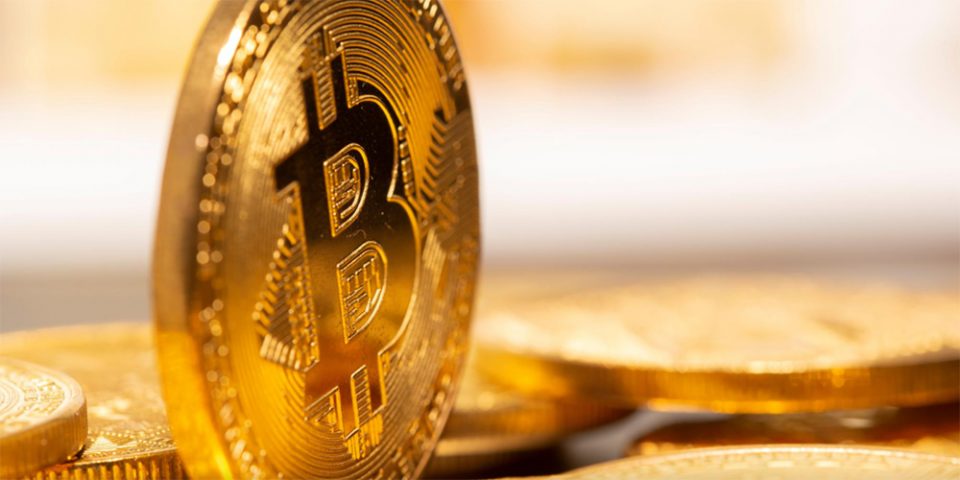 Bitcoin: Νέο υψηλό ρεκόρ με την τιμή του κοντά στα 50.000 δολάρια - ΟΙΚΟΝΟΜΙΑ