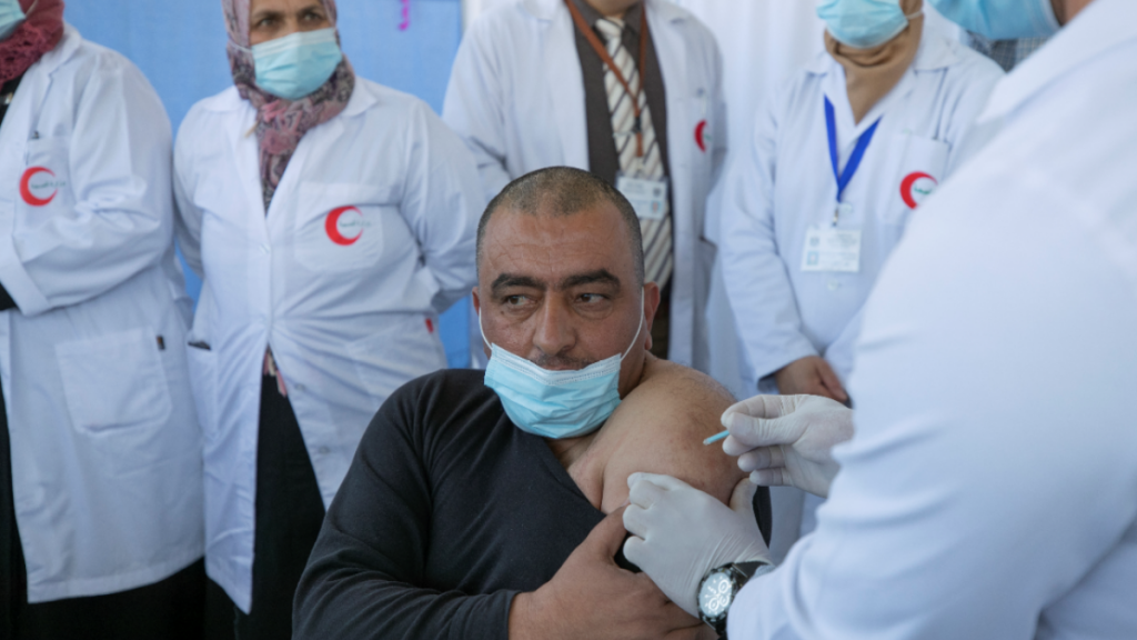Ισραήλ: Το εμβόλιο της Pfizer «φρενάρει» την εξάπλωση κορωνοϊού σε ηλικιωμένους και τις εισαγωγές στα νοσοκομεία - ΔΙΕΘΝΗ