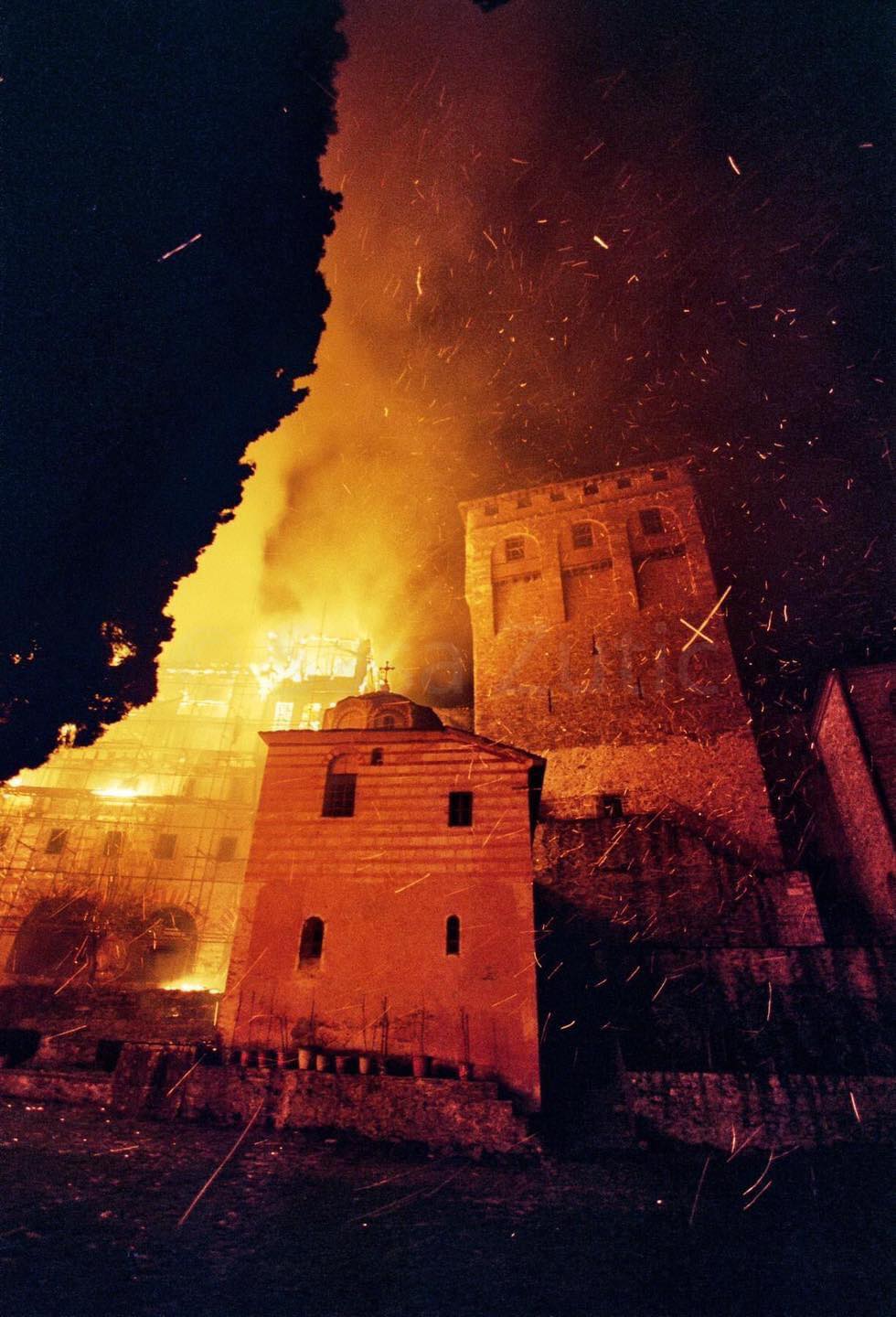Δεκαεπτά χρόνια από τη μεγάλη φωτιά στην Ι.Μ Χιλιανδαρίου στο Άγιο Όρος - ΑΓΙΟ ΟΡΟΣ