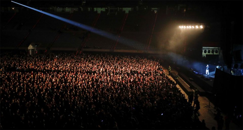 Συναυλία – πείραμα στη Βαρκελώνη: 5.000 θεατές με μάσκες και αρνητικό τεστ κορωνοϊού, αλλά χωρίς αποστάσεις - ΔΙΕΘΝΗ