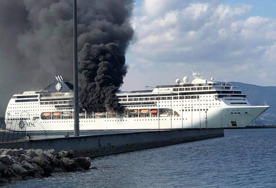 Κέρκυρα: Στις φλόγες το κρουαζιερόπλοιο MSC Lirica - ΕΛΛΑΔΑ