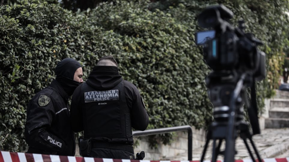 Δολοφονία Γιώργου Καραϊβάζ - Γερμανικά ΜΜΕ: Γιατί έπρεπε να πεθάνει; - ΕΛΛΑΔΑ