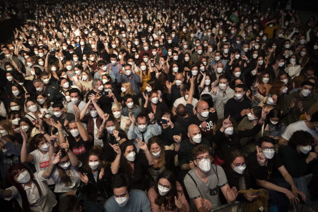 Βαρκελώνη: Καμία ένδειξη μετάδοσης του ιού σε ροκ συναυλία με 5.000 θεατές - ΔΙΕΘΝΗ