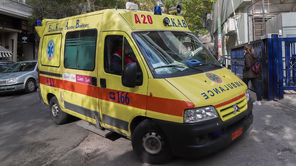 Επίθεση με καυστικό υγρό από άνδρα καταγγέλλει γυναίκα στο κέντρο της Αθήνας - ΕΛΛΑΔΑ