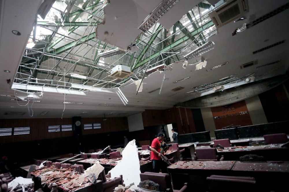 Σεισμός 5,9 Ρίχτερ στην Ινδονησία: Τουλάχιστον 7 νεκροί, ζημιές σε εκατοντάδες κτήρια - ΔΙΕΘΝΗ