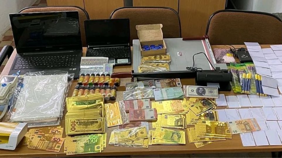 Ρόδος: Συνελήφθη πριν προλάβει να διαθέσει πάνω από 1.000 πλαστά χαρτονομίσματα στην αγορά - ΕΛΛΑΔΑ