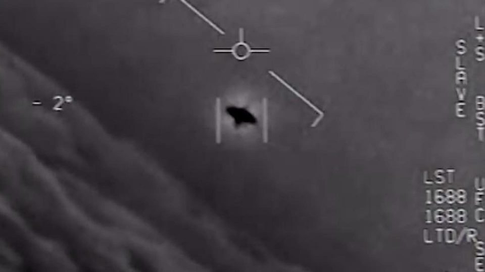 Ομπάμα: Τα UFO που κατέγραψε το Πολεμικό Ναυτικό θα έπρεπε να μας ανησυχούν - ΔΙΕΘΝΗ