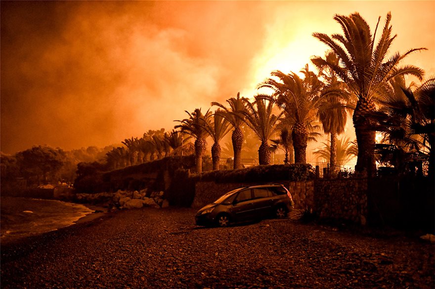 Φωτιά στο Σχίνο Κορινθίας: Εκκενώθηκαν τέσσερις οικισμοί, κάηκαν σπίτια - Εικόνες τεράστιας καταστροφής - ΕΛΛΑΔΑ