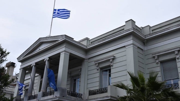 ΥΠΕΞ: Η Ελλάδα καταδικάζει με τον πιο έντονο τρόπο την πράξη κρατικής αεροπειρατείας - 11 Έλληνες στην πτήση - ΠΟΛΙΤΙΚΗ