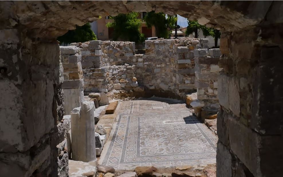 Σε αυτό το μικρό εκκλησάκι βρίσκεται ο τάφος του μεγαλομάρτυρα Αγίου Ισίδωρου του Χίου - ΕΚΚΛΗΣΙΑ