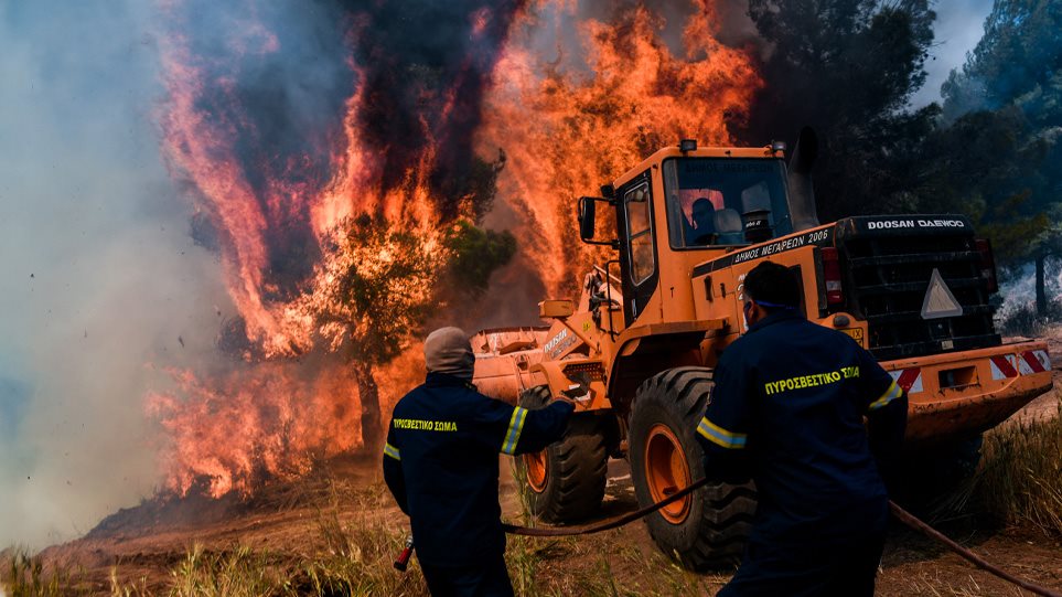 Φωτιά στο Σχίνο: Εκκενώνεται ο οικισμός Παπαγιαννέικα στα Μέγαρα - ΚΟΡΙΝΘΙΑ
