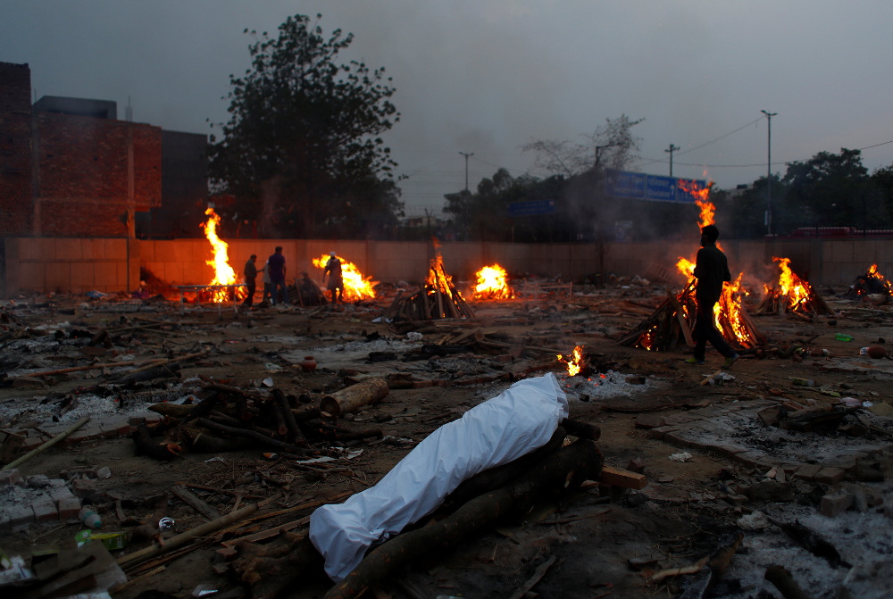 Νέο σοκ στην Ινδία: Πάνω από 390.000 κρούσματα και νέο εθνικό τραγικό ρεκόρ 3.689 θανάτων - ΔΙΕΘΝΗ