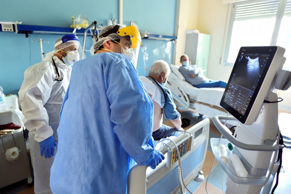 Κορωνοϊός: «Συναγερμός» για την αύξηση των εισαγωγών στα νοσοκομεία - ΕΛΛΑΔΑ