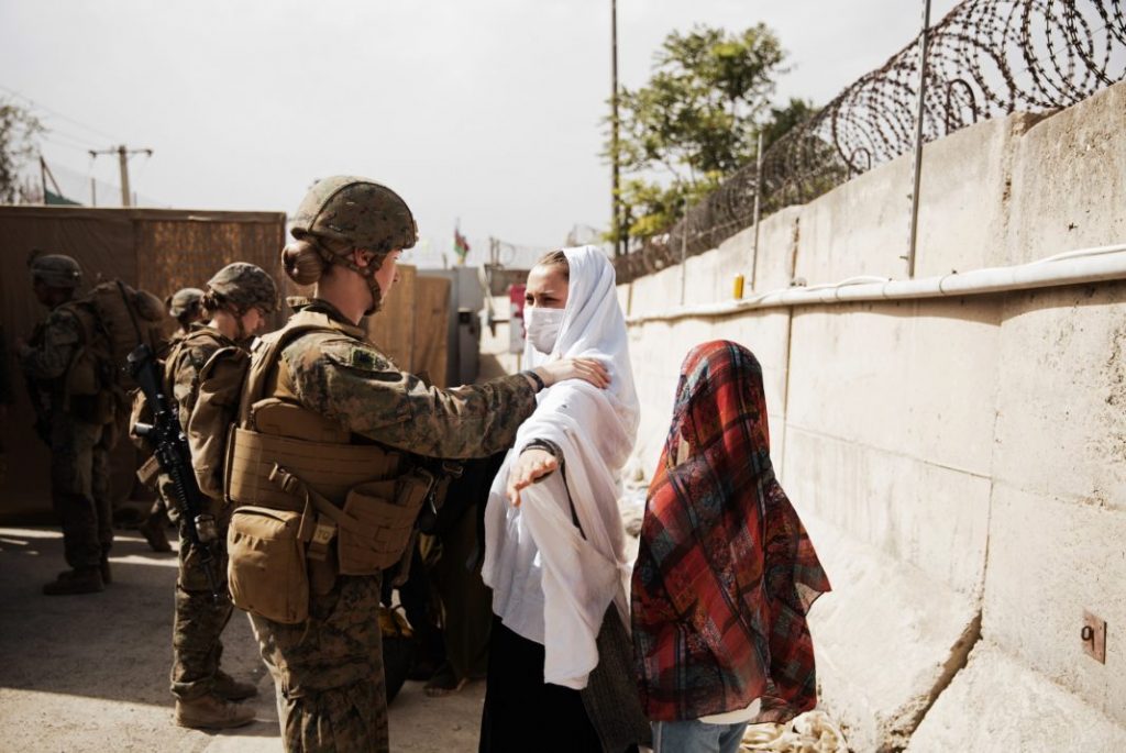 Φόβος & απόγνωση στο Αφγανιστάν – Έρευνες των Ταλιμπάν από πόρτα σε πόρτα - ΔΙΕΘΝΗ