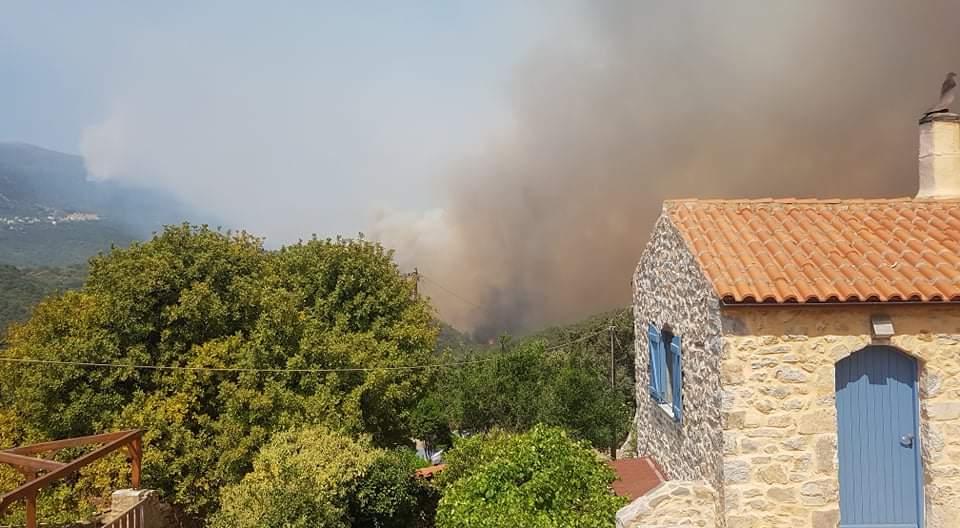 Φωτιά στην Ανατολική Μάνη – Εκκενώνονται Γύθειο και Μαυροβούνι - ΕΛΛΑΔΑ