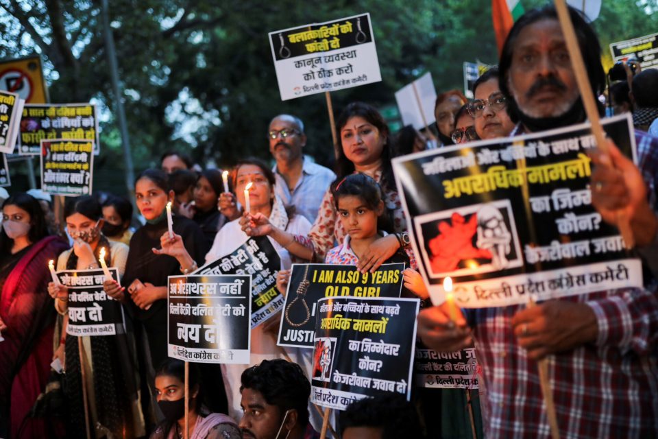 Φρίκη στην Ινδία: 4 άνδρες βίασαν και σκότωσαν ένα 9χρονο κορίτσι - ΔΙΕΘΝΗ