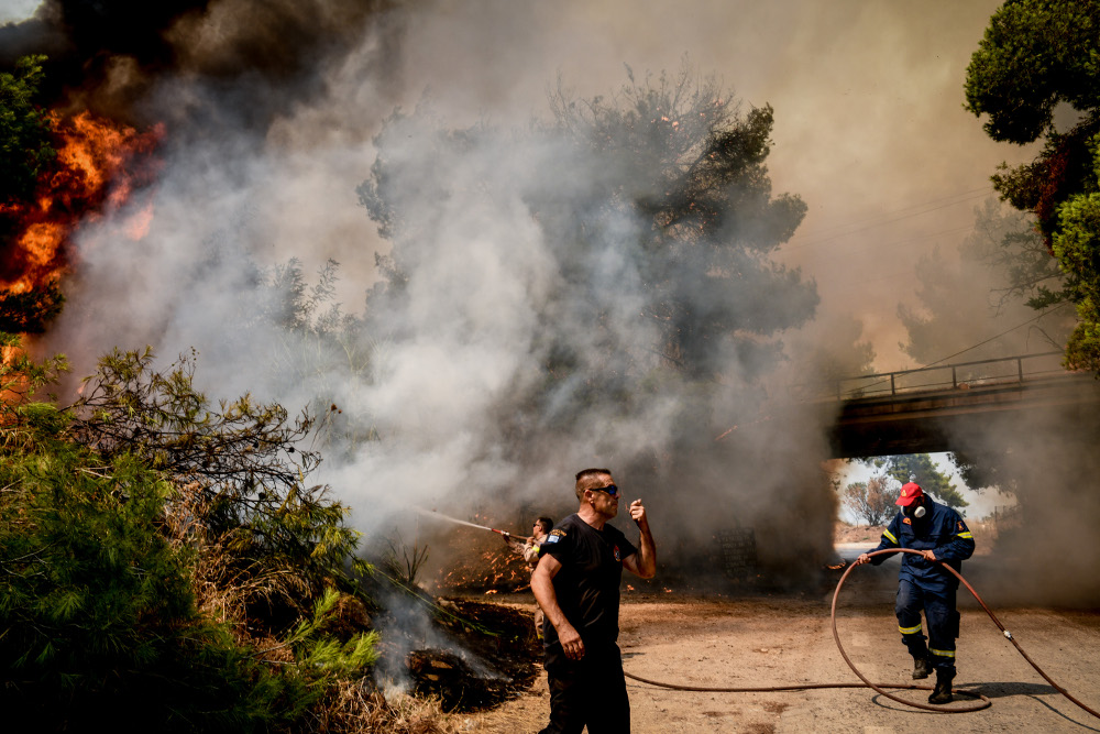 Φωτιά στην Εύβοια – Περιφερειάρχης Στερεάς Ελλάδας: «Ανεξέλεγκτη η πυρκαγιά, δεν επιχειρούν εναέρια μέσα» - ΕΛΛΑΔΑ