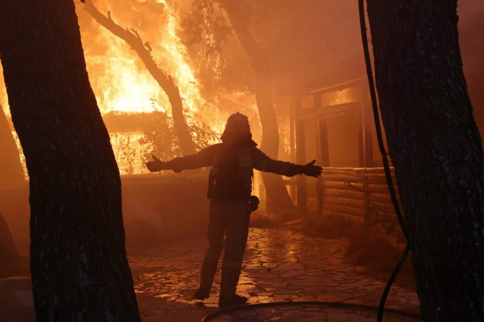 Financial Times: Εκρηξη δασικών πυρκαγιών σε όλη τη Μεσόγειο- 1.100 μέχρι τις αρχές Αυγούστου… - ΔΙΕΘΝΗ