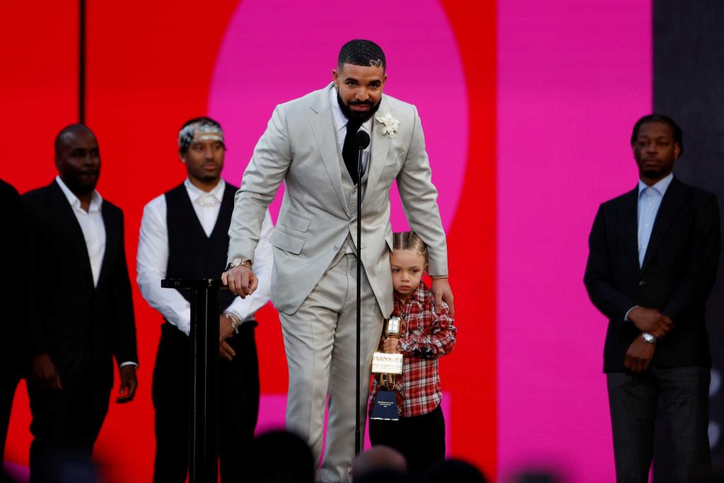 Drake – ESPN: Θα «ντύσει» τις μεταδόσεις των αγώνων «Monday Night Football» - LIFESTYLE