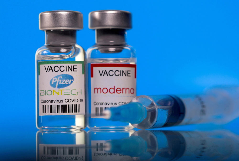 Κορονοϊός: Pfizer και Moderna λένε ότι η προστασία των εμβολίων τους εξασθενεί με τον χρόνο - ΥΓΕΙΑ