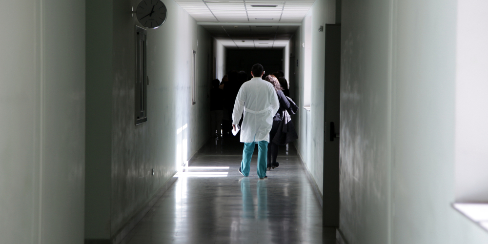 ΠΟΕΔΗΝ: Γιατρός στο Δρομοκαΐτειο μοίραζε πλαστά πιστοποιητικά νόσησης - ΕΛΛΑΔΑ