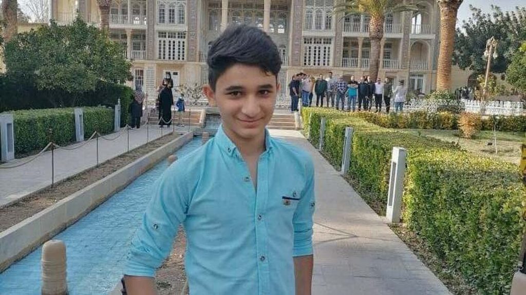 Το Ιράν τιμά τον 15χρονο που έχασε τη ζωή του σώζοντας δύο γυναίκες από τις φλόγες - ΔΙΕΘΝΗ