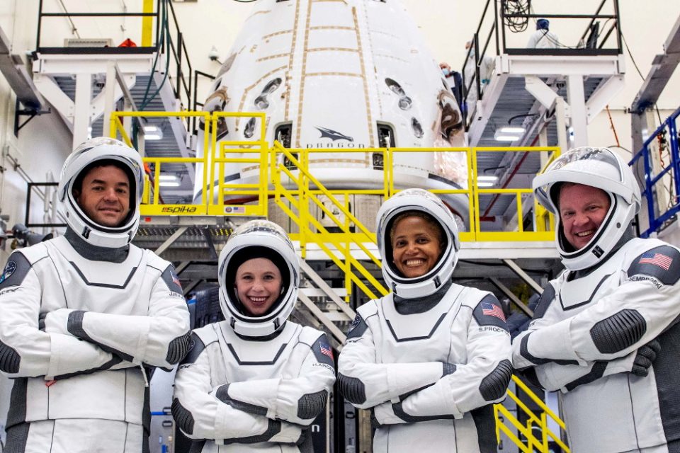 SpaceX: Ο Ελον Μασκ έγραψε ιστορία – Για πρώτη φορά τουρίστες στο διάστημα με την εκτόξευση της «Έμπνευσης» - ΔΙΕΘΝΗ