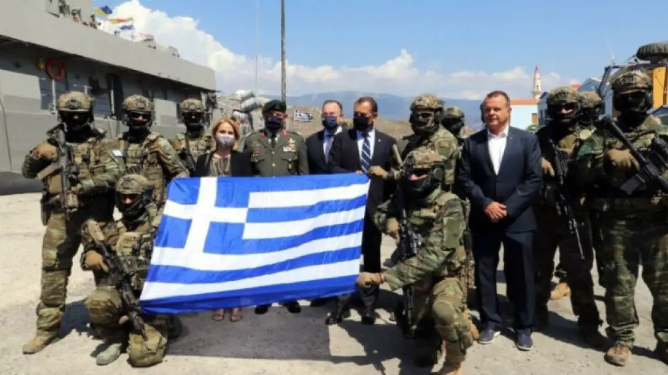 Προκλητικοί οι Τούρκοι: Κατηγορούν τον Παναγιωτόπουλο επειδή… φωτογραφήθηκε με ελληνική σημαία στο Καστελόριζο - ΕΛΛΑΔΑ