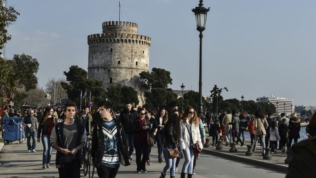 Η Θεσσαλονίκη μία ανάσα πριν το μίνι lockdown – Ακολουθεί και η Λάρισα – Τι θα ανακοινωθεί σήμερα - ΕΛΛΑΔΑ