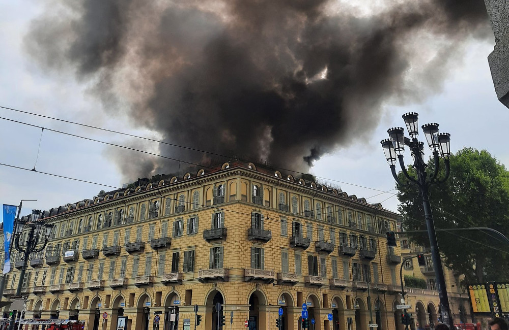 Ιταλία: Φωτιά σε πολυκατοικία στο κέντρο του Τορίνο – Πέντε τραυματίες - ΔΙΕΘΝΗ