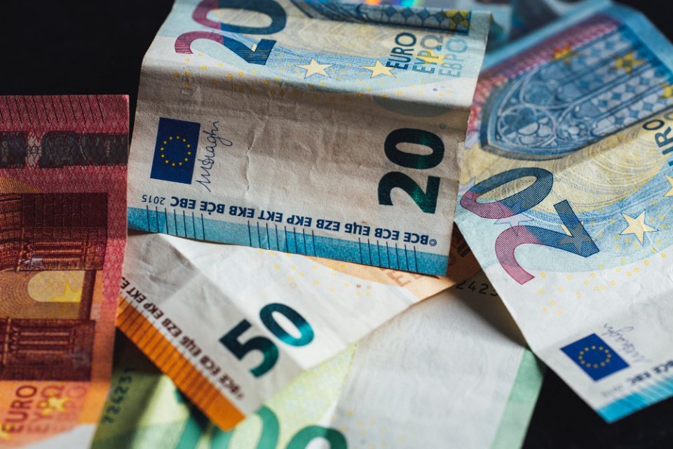 Ποια ευρωπαϊκή χώρα θα είναι η πρώτη στην πλήρη κατάργηση των μετρητών; - ΟΙΚΟΝΟΜΙΑ