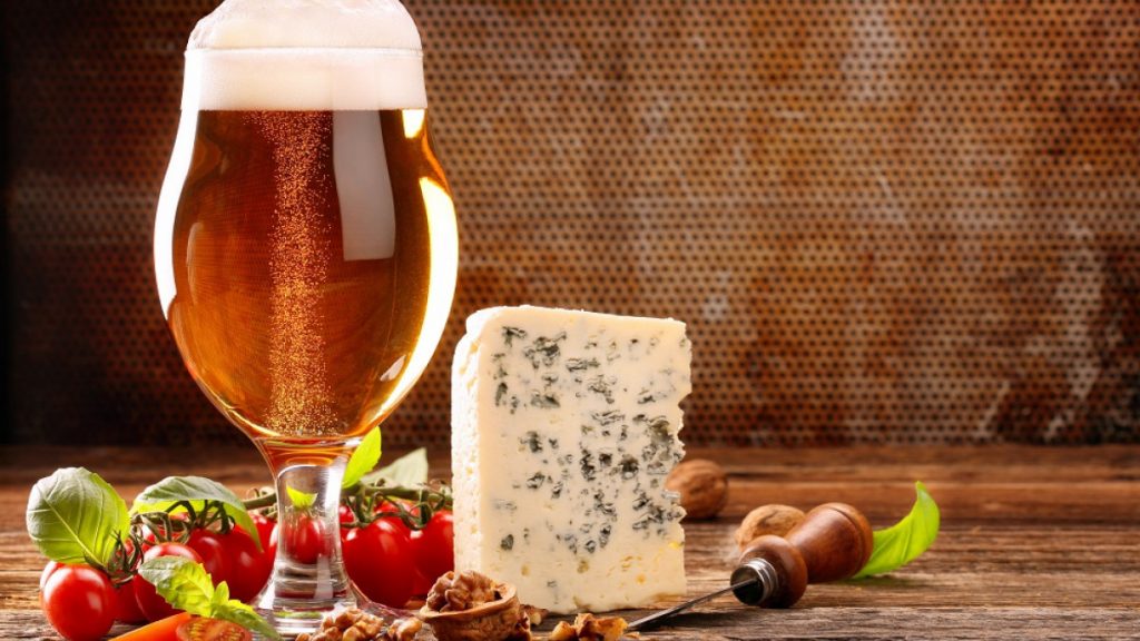 Οι Ευρωπαίοι απολάμβαναν μπλε τυρί και μπύρα πριν από 2.700 χρόνια - ΠΕΡΙΕΡΓΑ