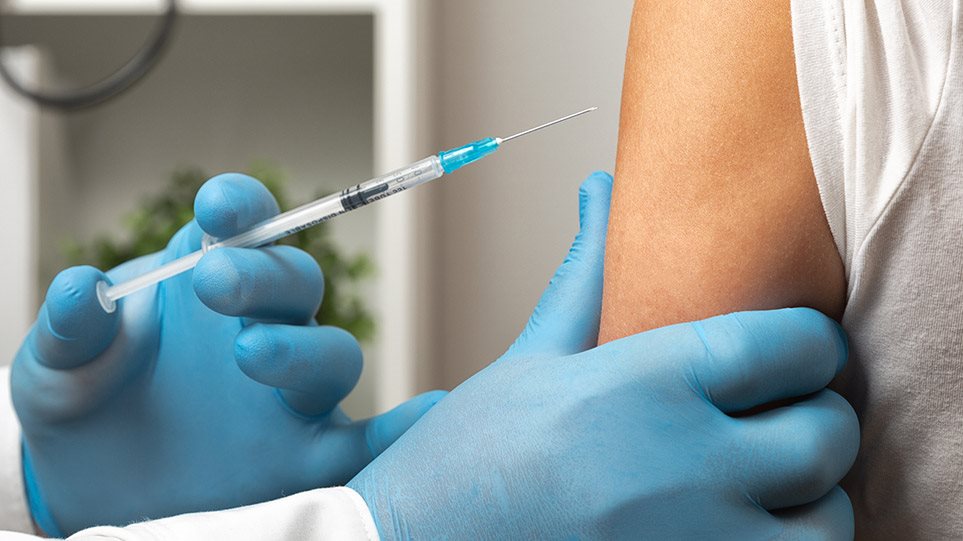 Τρίτη δόση εμβολίου: Αλλαγή στο κλείσιμο των ραντεβού – Οι διευκρινίσεις Θεμιστοκλέους - ΥΓΕΙΑ