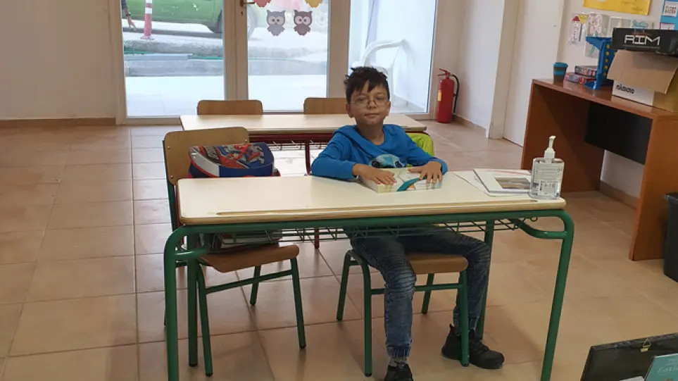 Ο 9χρονος Τάσος θα παρελάσει μόνος του με τη γαλανόλευκη στο Μαθράκι – Δείτε φωτογραφίες - ΕΛΛΑΔΑ
