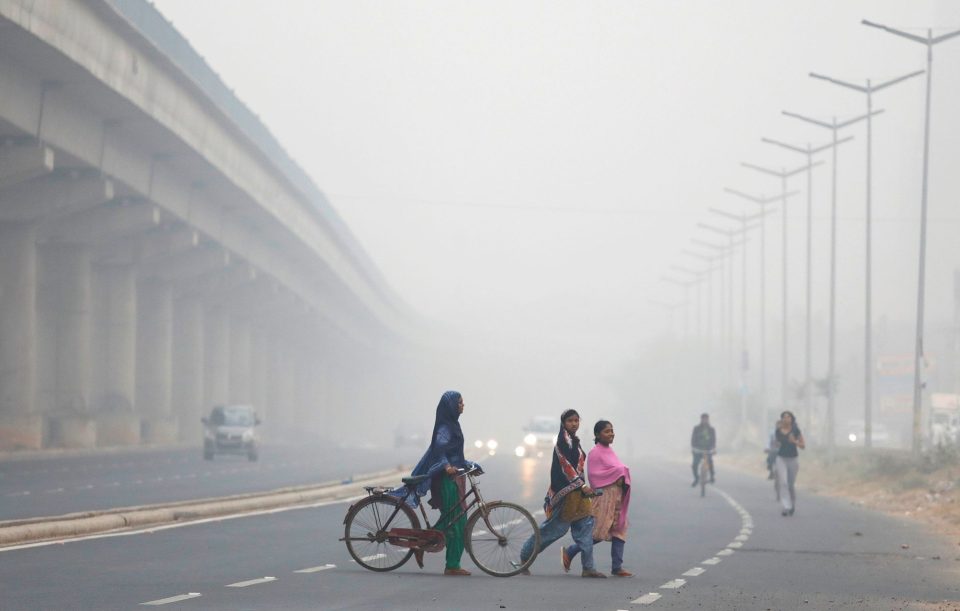 Δελχί: Νέφος σκέπασε τα πάντα- Κλειστά τα σχολεία λόγω της έντονης ατμοσφαιρικής ρύπανσης - ΔΙΕΘΝΗ