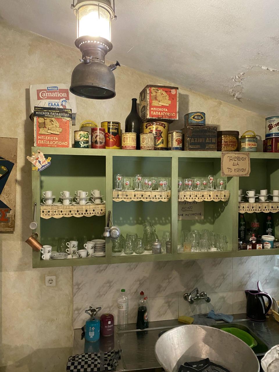 Ένα καφενείο χωρίς καφετζή κι ένα ξεχωριστό μουσείο στα Λεπτόποδα της Χίου - ΕΛΛΑΔΑ