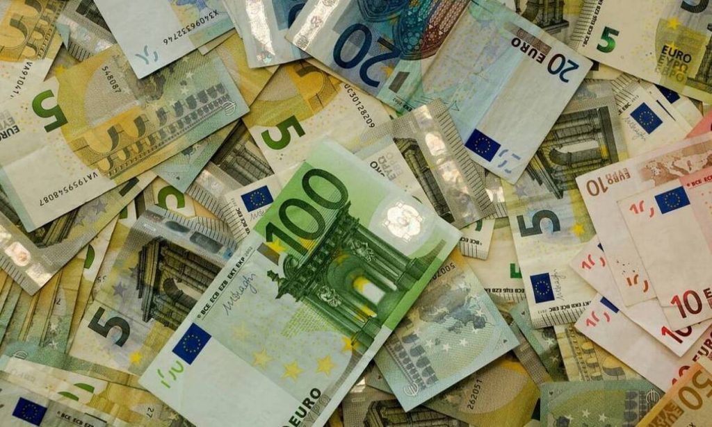 Ποιες επιχειρήσεις χάνουν φορολογική ενημερότητα και απειλούνται με πρόστιμο 10.000 ευρώ - ΟΙΚΟΝΟΜΙΑ
